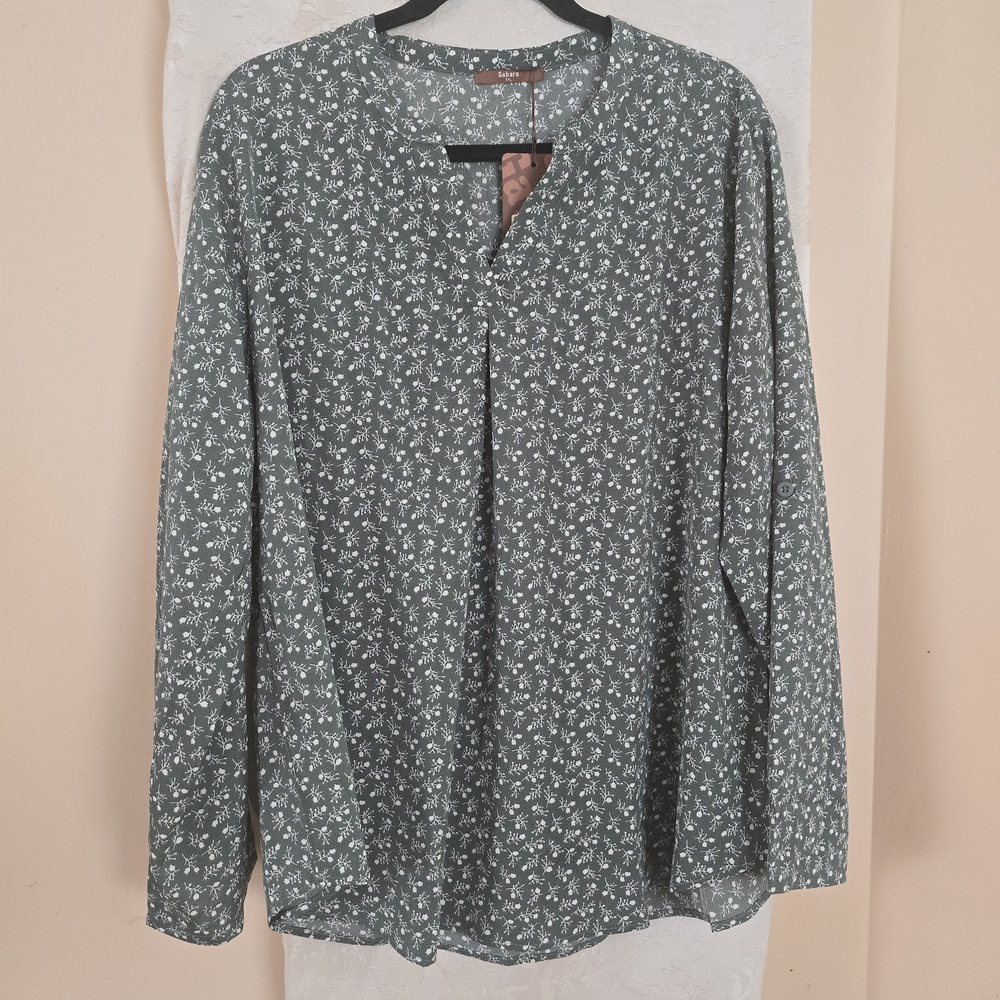 Chic Floral Long Sleeve Blouse in Green